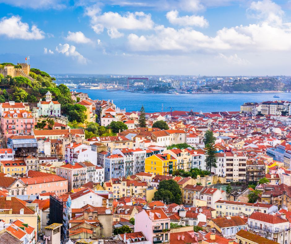 סקר של חברת התיירות IVisa קבע: ליסבון היא העיר המאושרת בעולם!